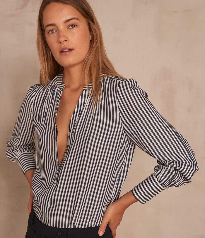 Theonie loose-fitting shirt with navy and white stripes