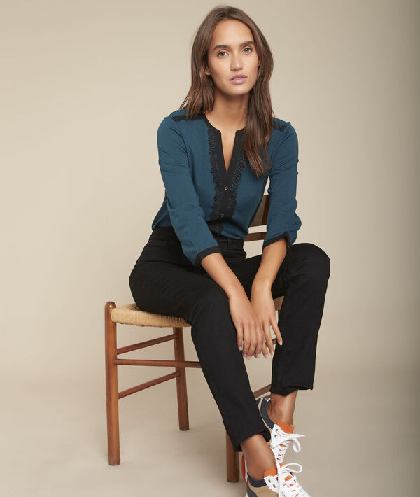 Cosmo cypress embroidered neckline T-shirt PhotoZ | 1-2-3