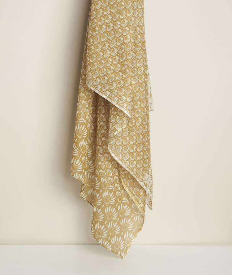 Carolina printed scarf chalk.