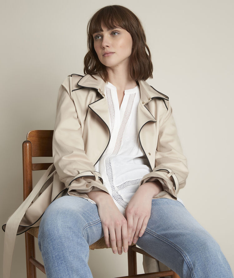 Evka embroidered blouse ecru.