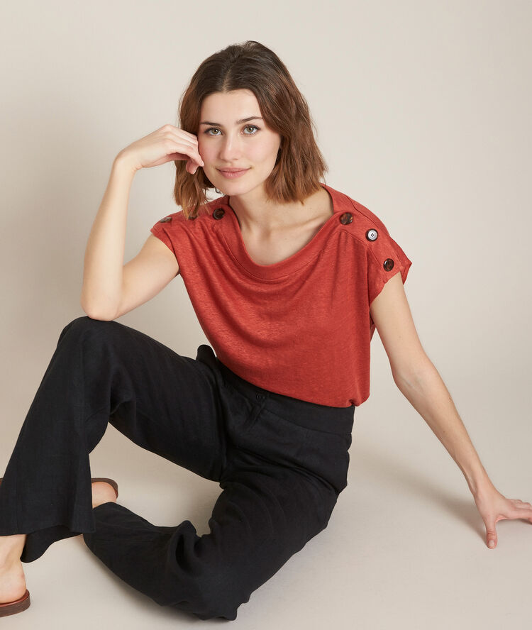 Royal brick-coloured linen t-shirt tile.