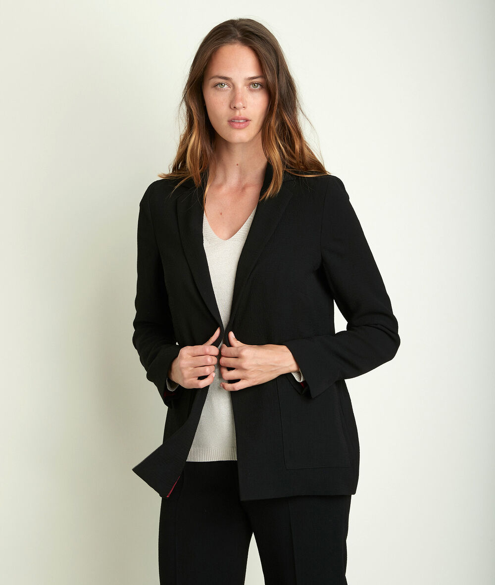 Leonie cr&ecirc;pe jacket black.