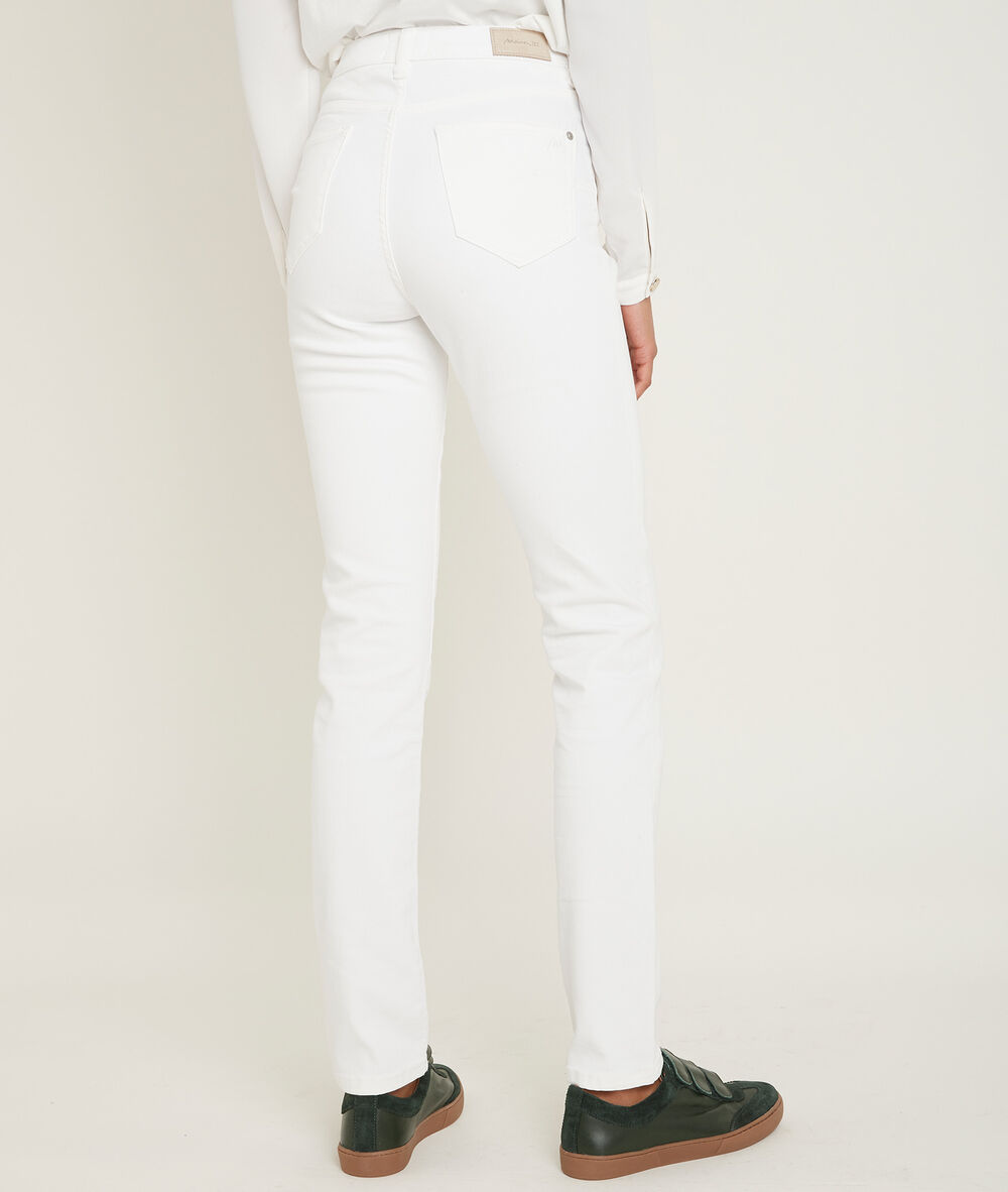 Suzy, the iconic white slim-fit slim jeans white.