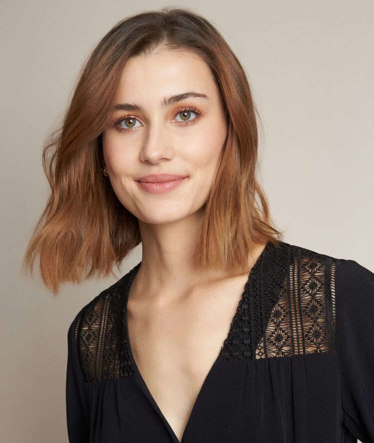 Eddie black lace blouse black.