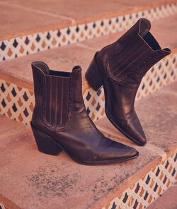 Nadie short brown leather cowboy boots PhotoZ | 1-2-3