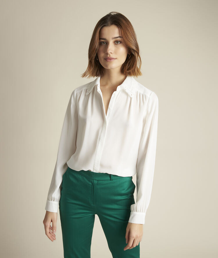 Elina shirt with decorative collar ecru.