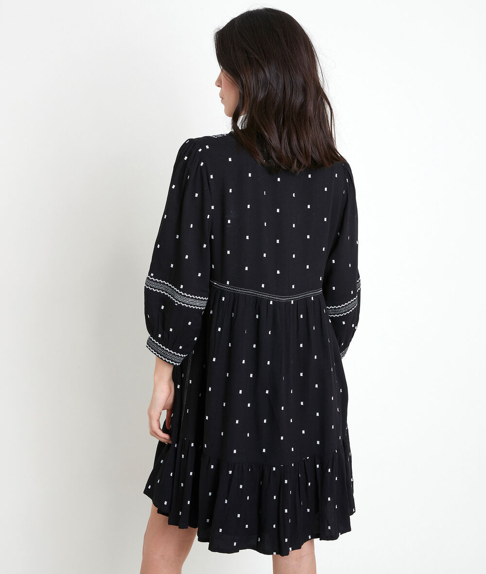 Larie embroidered black dress noir.