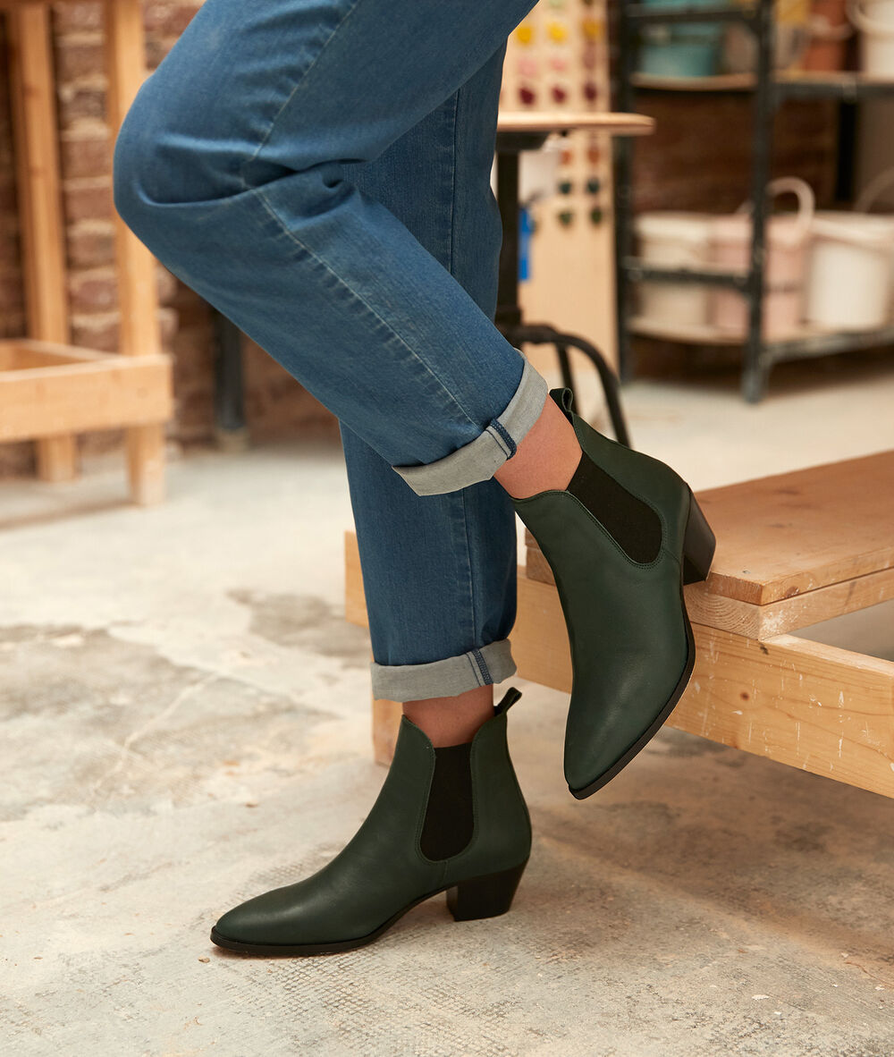 Vera emerald leather ankle boots emeraude.