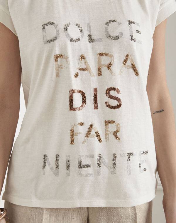 Petra ecru print slogan t-shirt ecru.