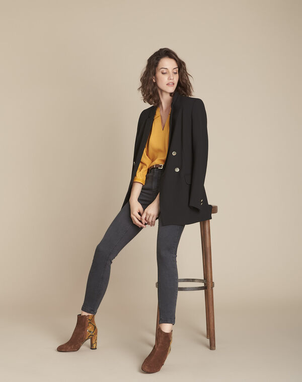 Maureen amber blouse with lace shoulders ochre.