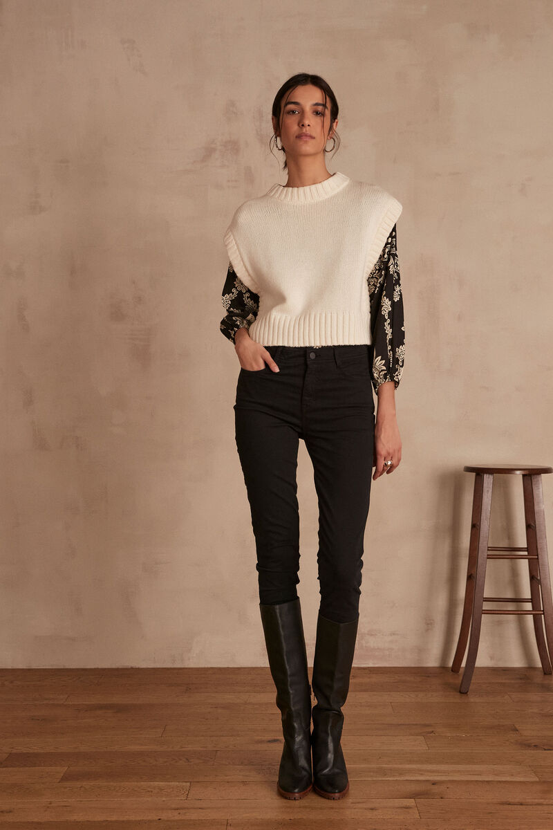 The iconic Sultan trousers: black slim-fit cotton satin jeans | 1-2-3 The iconic Sultan trousers: black slim-fit cotton satin jeans PhotoZ | 1-2-3