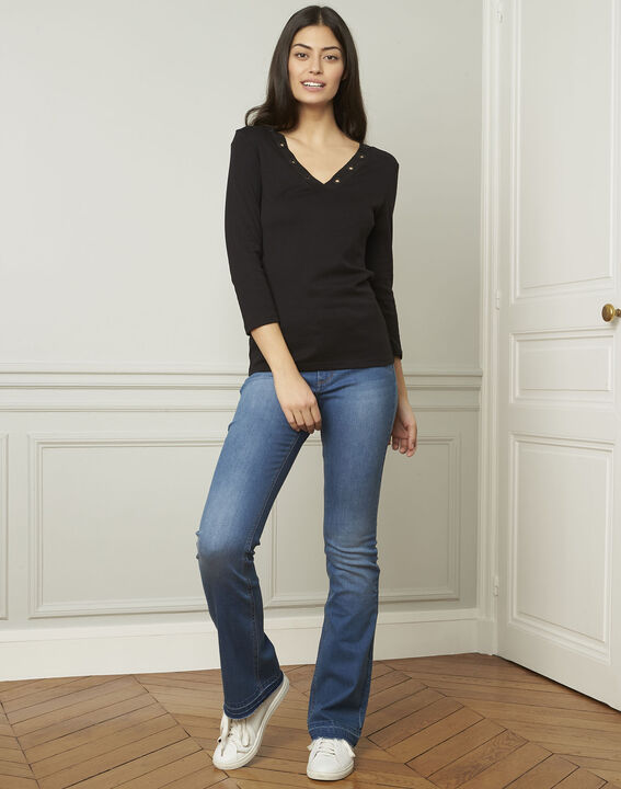 Basic black T-shirt with V-neck eyelet neckline | 1-2-3 Basic black T-shirt with V-neck eyelet neckline PhotoZ | 1-2-3