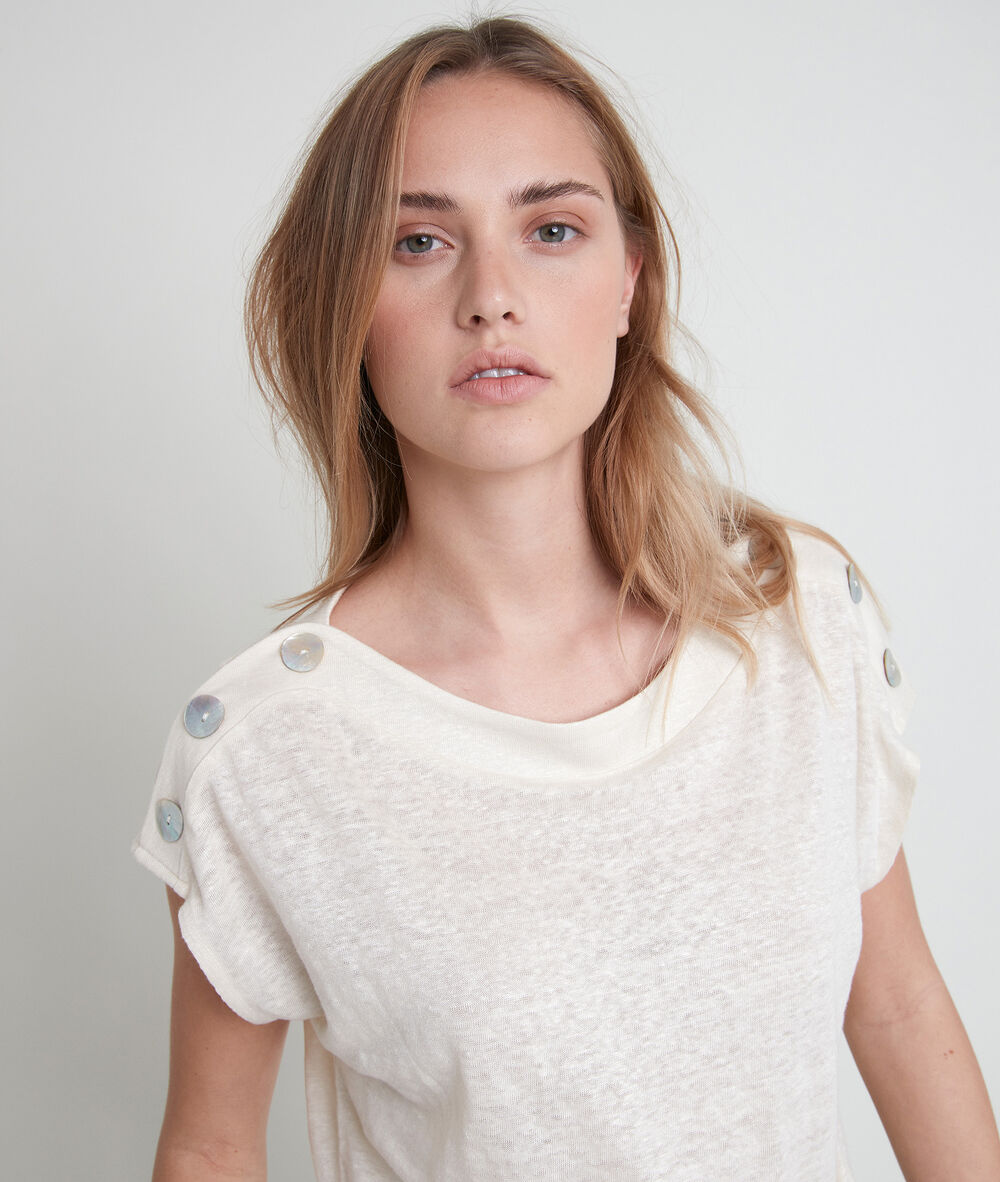 Iroyal vanilla-coloured linen top vanille.
