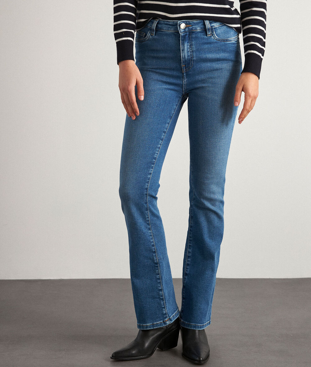PAMELA flared used-look stonewashed organic cotton jeans PhotoZ | 1-2-3