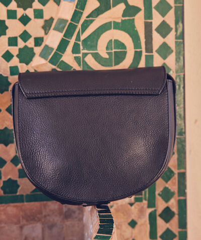 Lady Black Leather Messenger Bag PhotoZ | 1-2-3