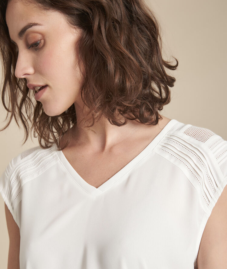 Maelia ecru lace dual-fabric top ecru.