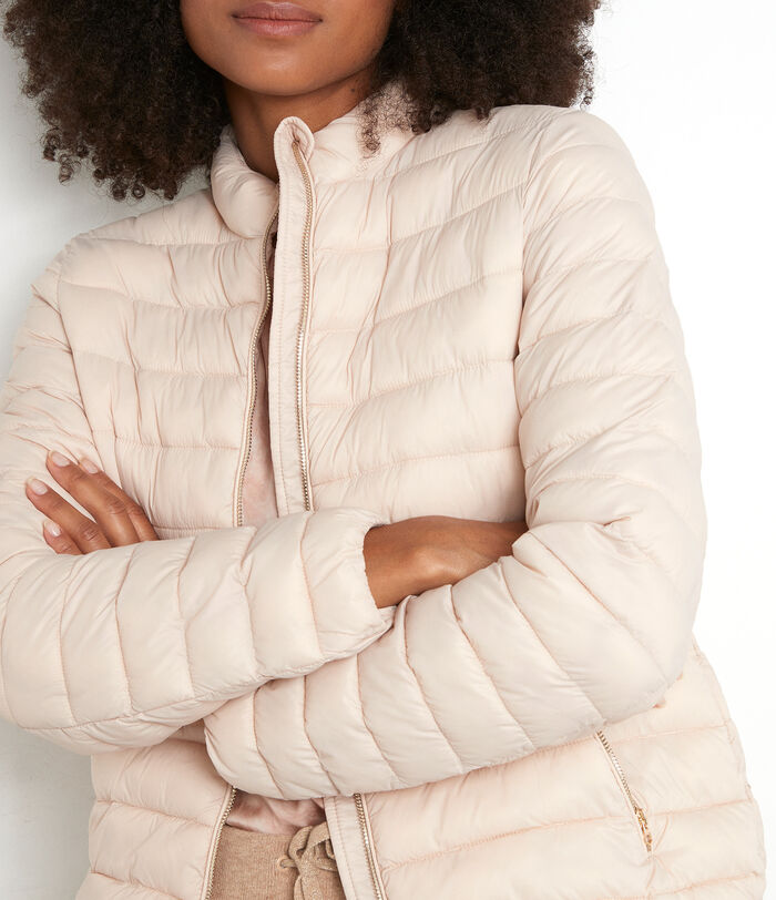 OLIVIA lightweight padded jacket in beige nylon. PhotoZ | 1-2-3