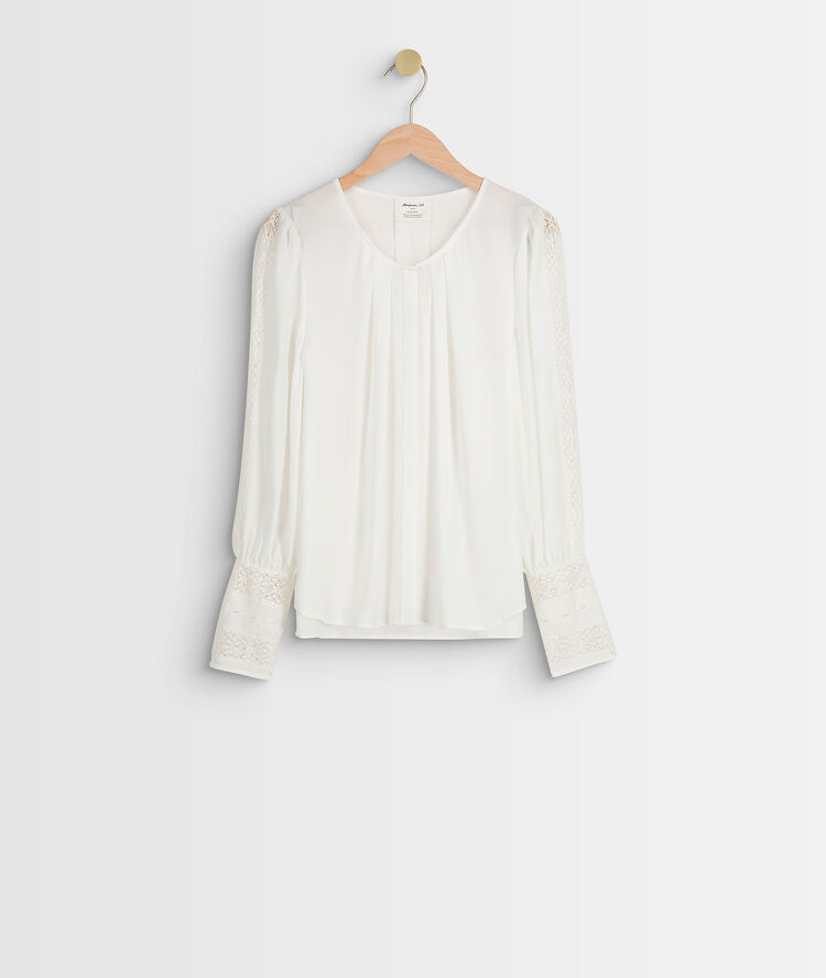 Jabi lace blouse ecru.