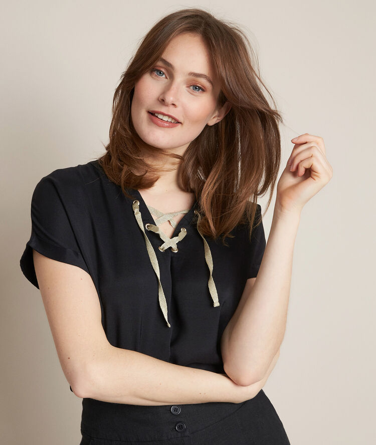 Reeme black t-shirt black.