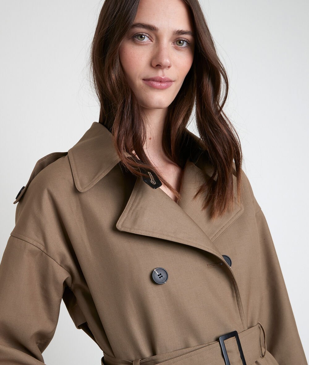 Victoria beige 3/4-length trench coat beige.