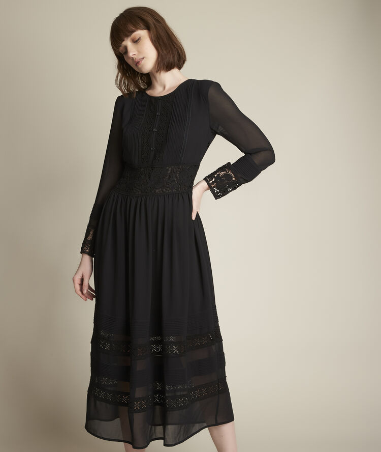 Charlotte long lace dress black.
