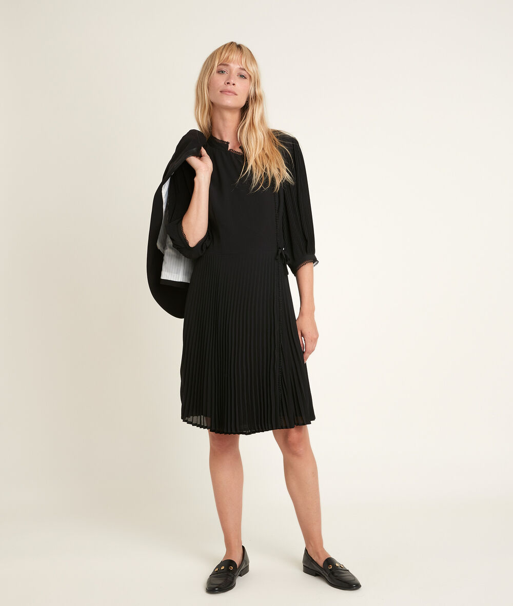 Carline pleated wrap dress noir.