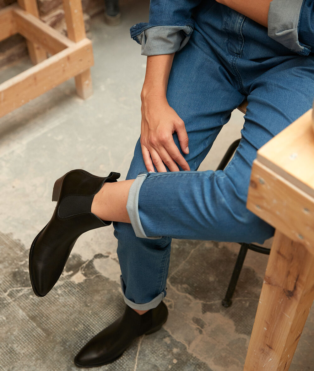 Vera black leather ankle boots noir.