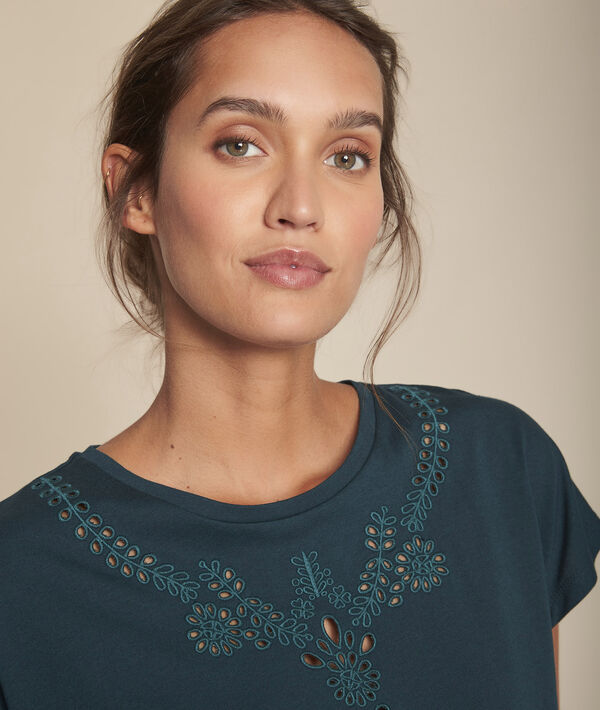 Chypre dark green T-shirt with embroidered openwork details at the neckline | 1-2-3 Chypre dark green T-shirt with embroidered openwork details at the neckline PhotoZ | 1-2-3