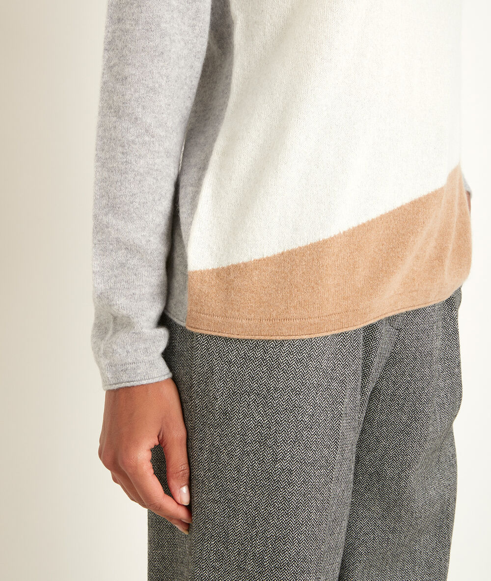 Raven colourblock cashmere pullover chine clair.