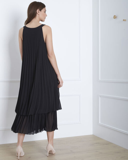 Nice black long pleated dress black.