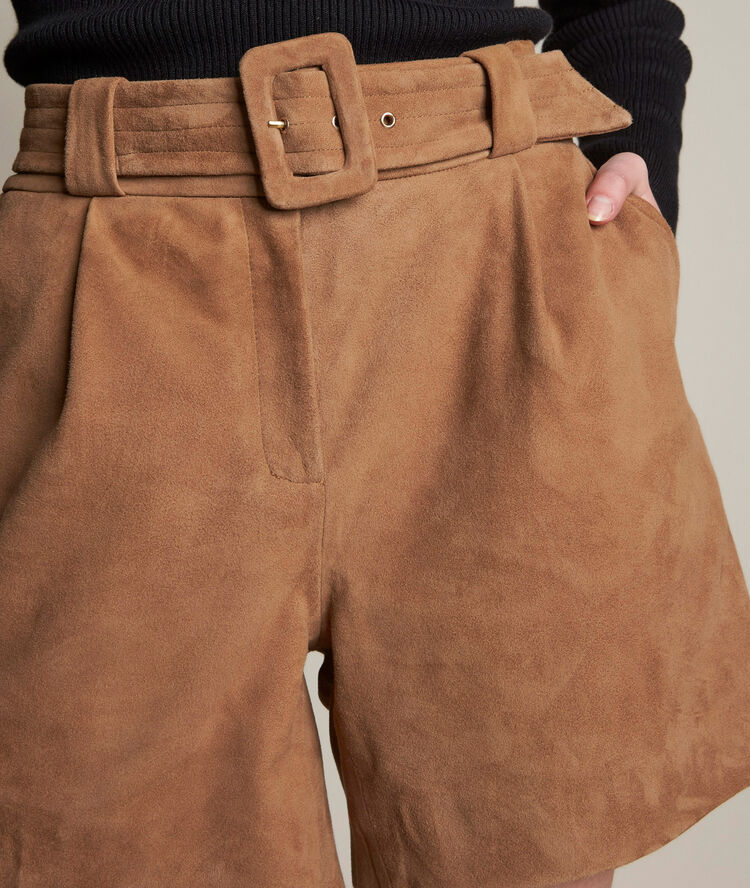 Imani suede shorts light camel.