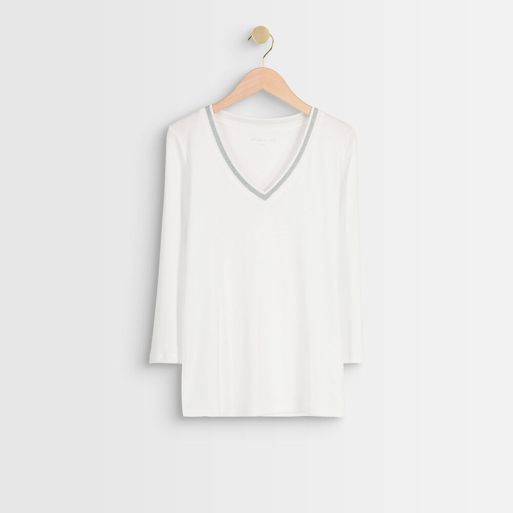 Calypso white t-shirt with decorative neckline white.