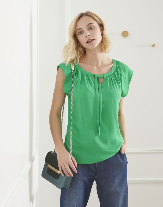 Van green top with decorative neckline | 1-2-3 Van green top with decorative neckline PhotoZ | 1-2-3