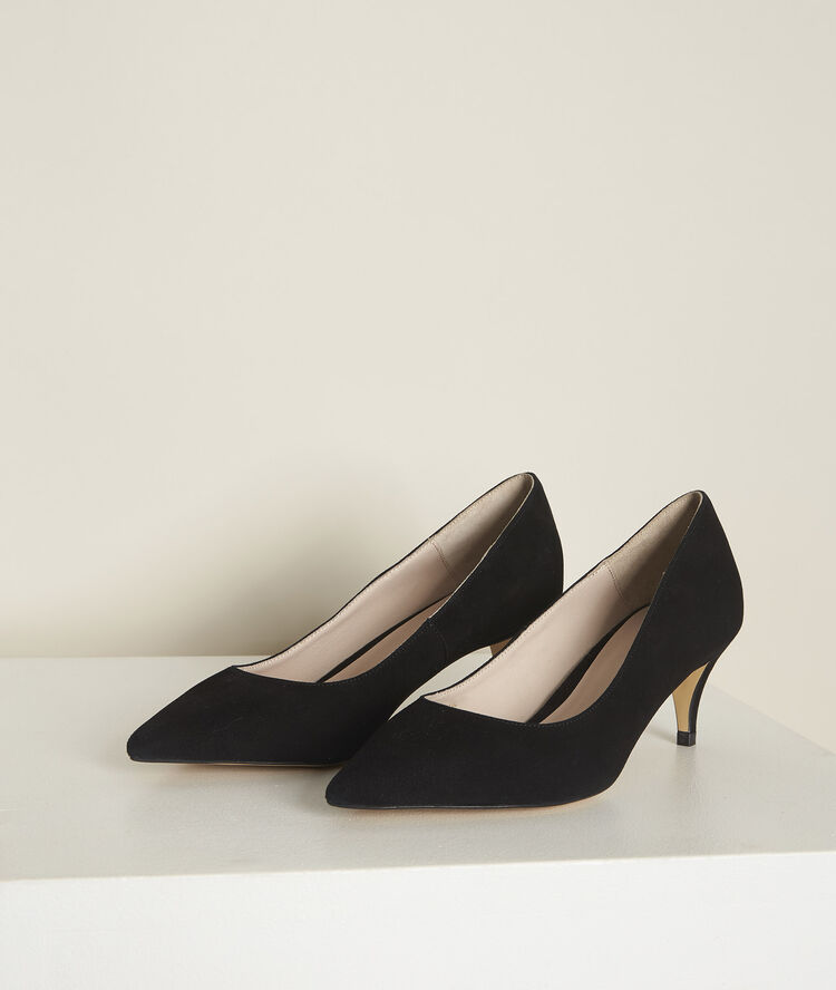 Lili black leather high heels black.