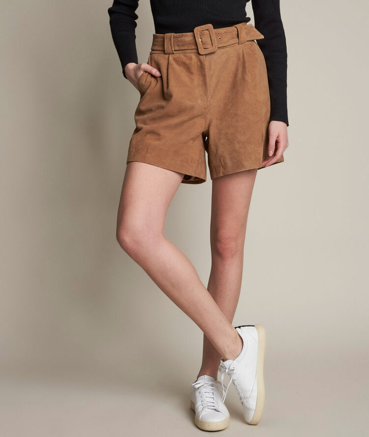 Imani suede shorts light camel.