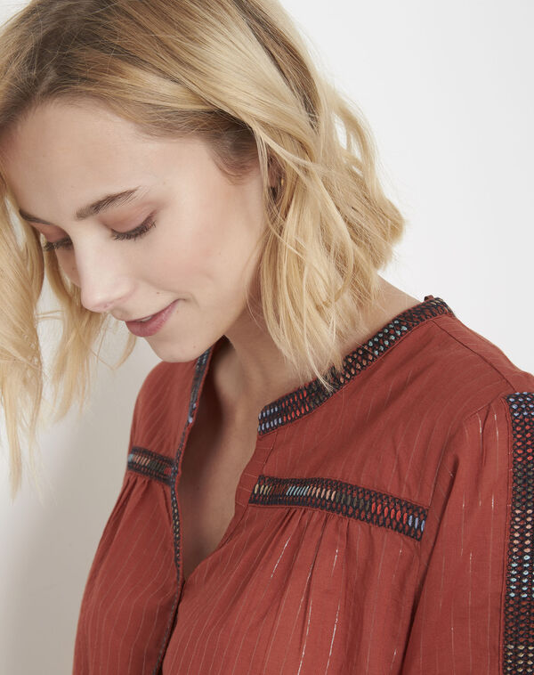 Varan mahogany blouse with ethnic embroidery terracotta.