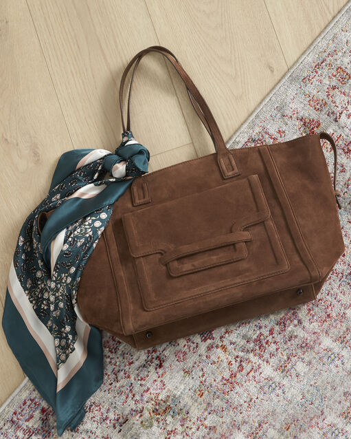 The numéro 3 - iconic bag chocolate.