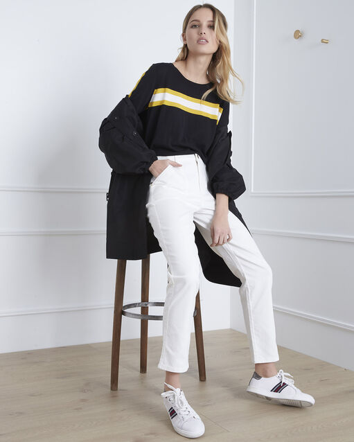 Coconut off-white 7/8 length boyfriend jeans off white.