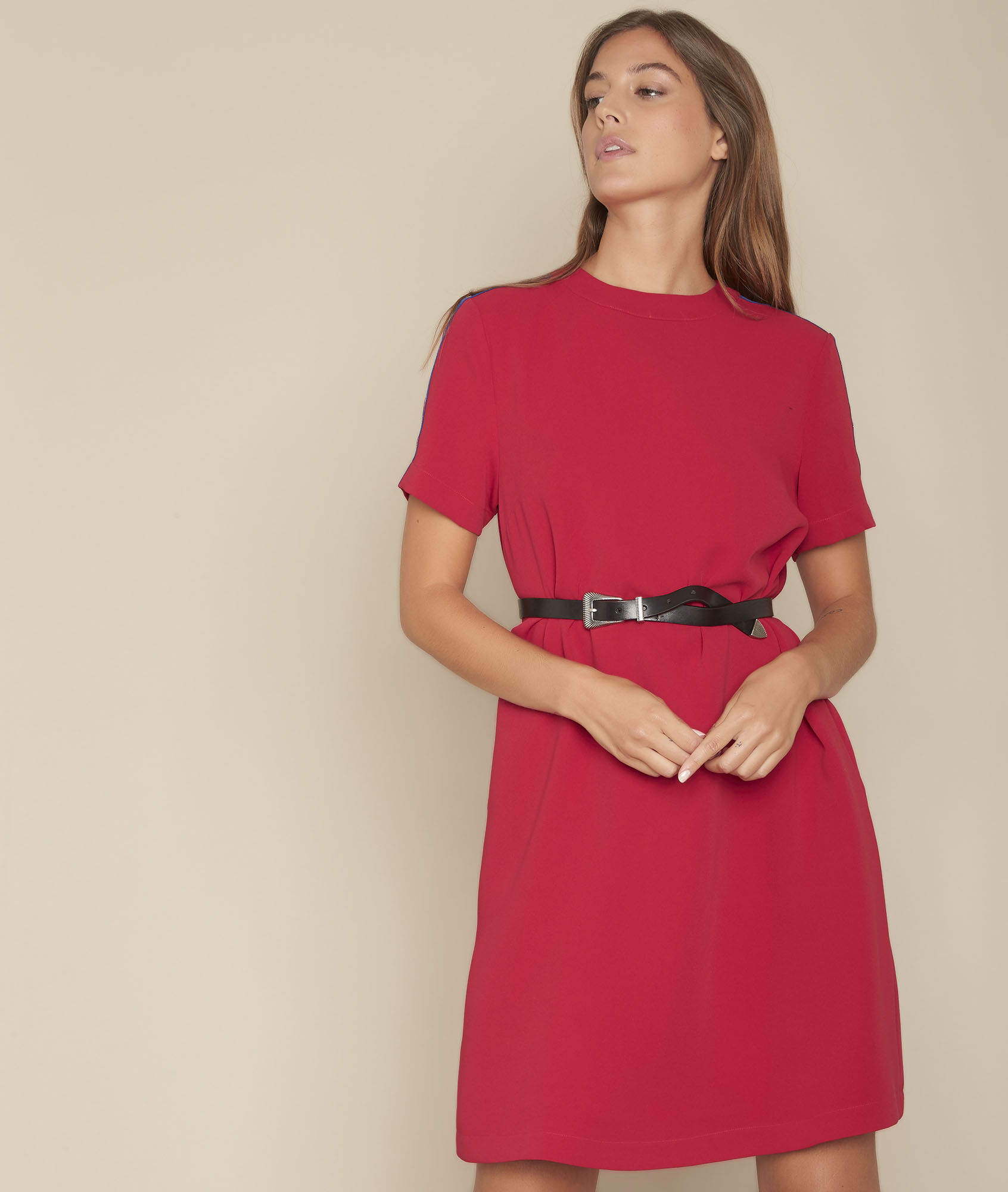 red shift dress with sleeves