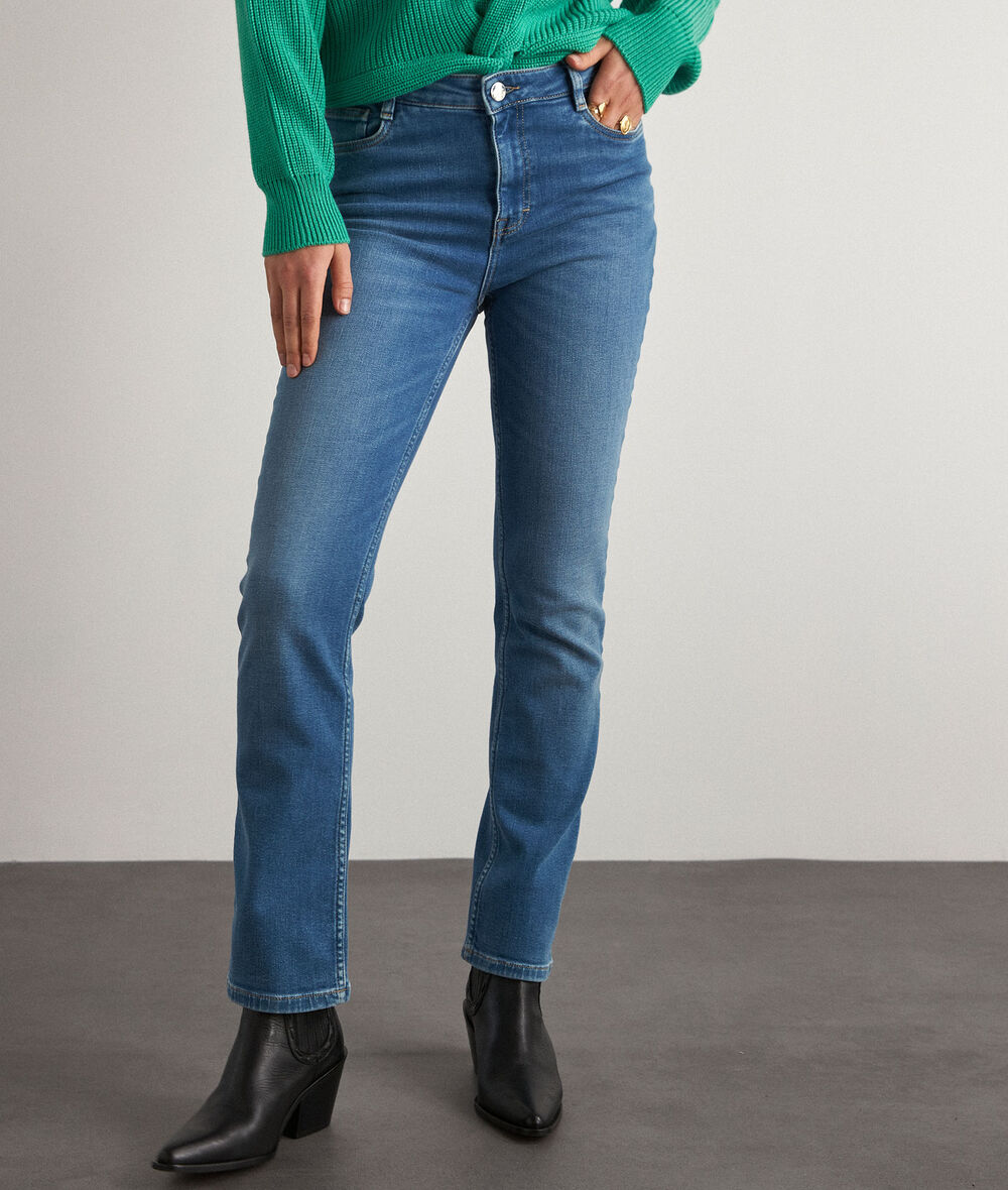 Sonia used stonewashed organic cotton straight-leg jeans PhotoZ | 1-2-3