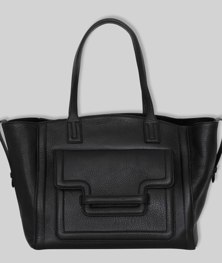 The numéro 3 black iconic bag black.