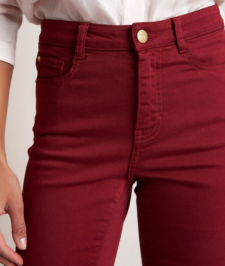 Suzy, the iconic slim-fit ruby jeans lagoon.