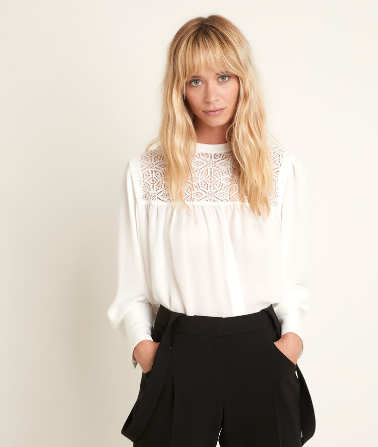 Jyo lace blouse ecru.
