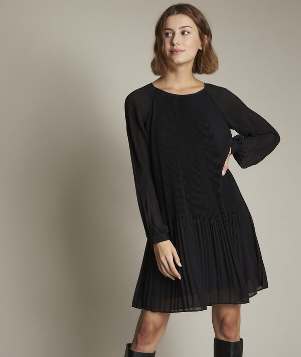 Carla black pleated skirt | 1-2-3 Carla black pleated skirt PhotoZ | 1-2-3