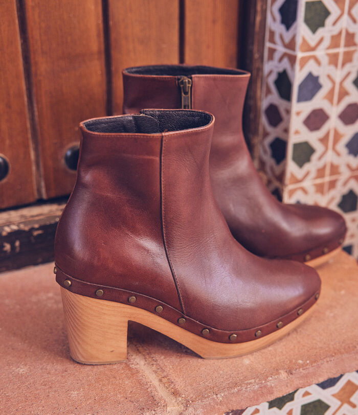 Volea brown leather ankle boots with wooden heels PhotoZ | 1-2-3