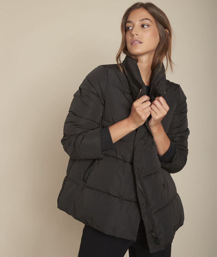 Laure short black down jacket black.