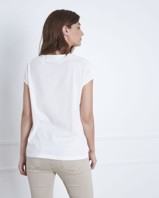 White cotton t-shirt with laced porto neckline ecru.