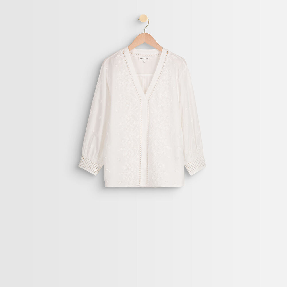 Jikoro embroidered blouse ecru.