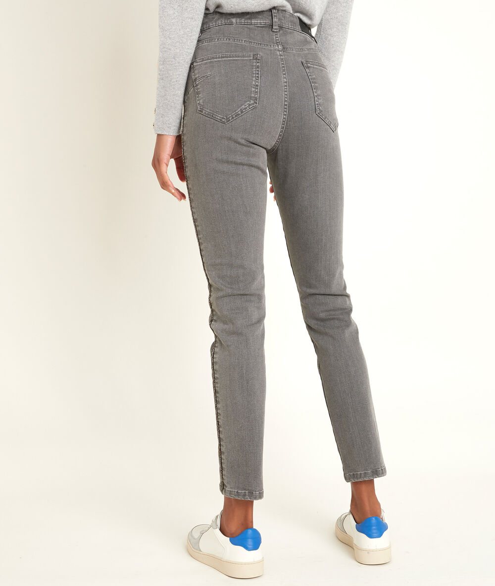 Perla, the iconic slim-fit jewel jeans noir.