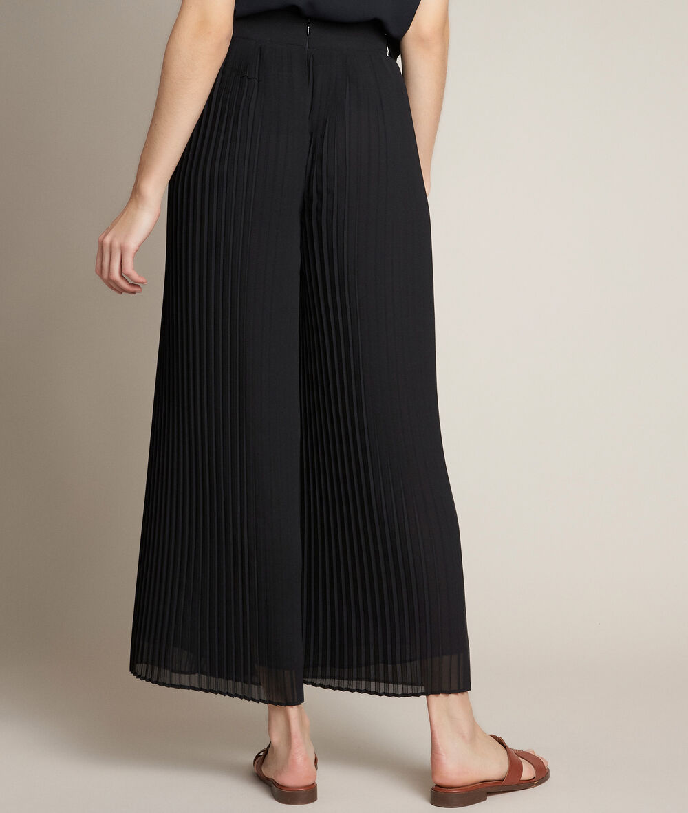 Gala pleated trousers black.